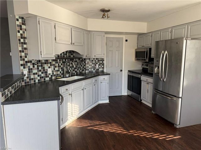 240 Huntstree PL, Newport News, VA 23602