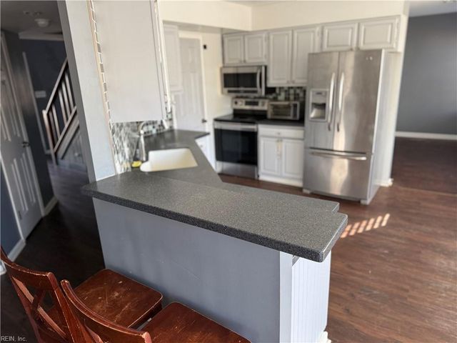 240 Huntstree PL, Newport News, VA 23602