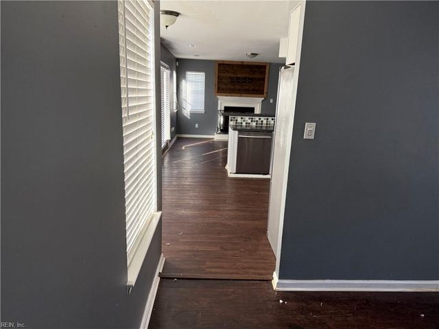 240 Huntstree PL, Newport News, VA 23602