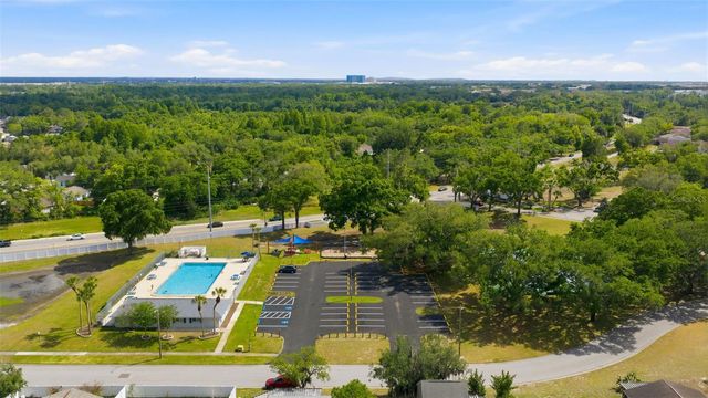 8522 CALADESI ISLAND DRIVE, Temple Terrace, FL 33637