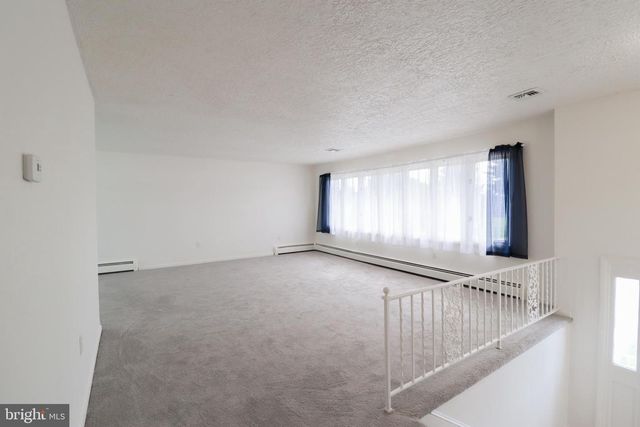 106 MALVERN DR, Manchester, PA 17345
