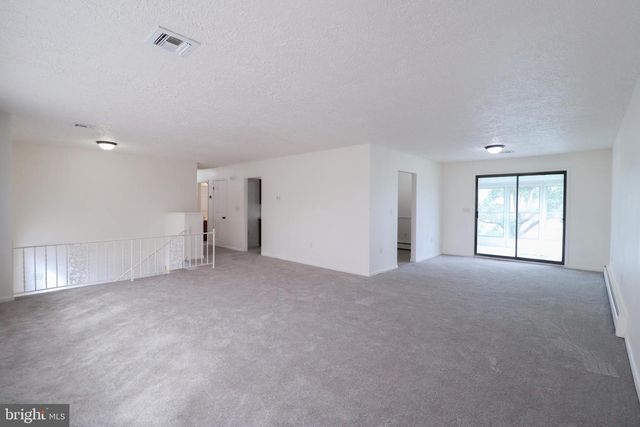 106 MALVERN DR, Manchester, PA 17345