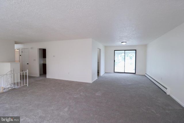 106 MALVERN DR, Manchester, PA 17345