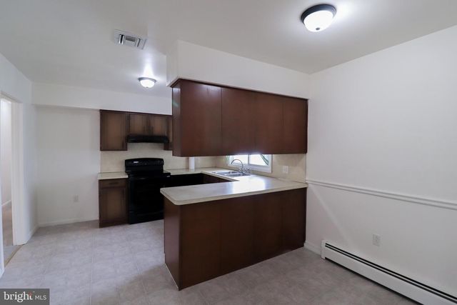 106 MALVERN DR, Manchester, PA 17345