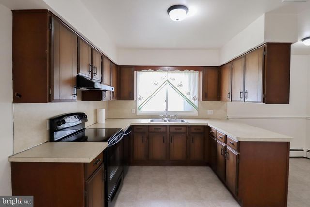 106 MALVERN DR, Manchester, PA 17345