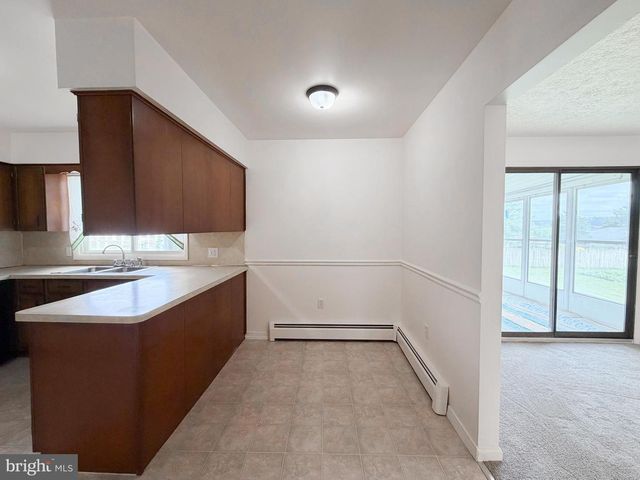 106 MALVERN DR, Manchester, PA 17345
