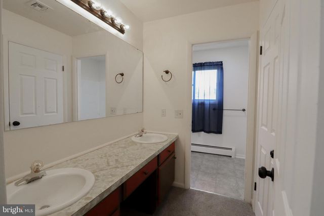 106 MALVERN DR, Manchester, PA 17345