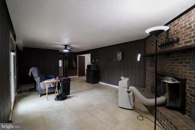 106 MALVERN DR, Manchester, PA 17345
