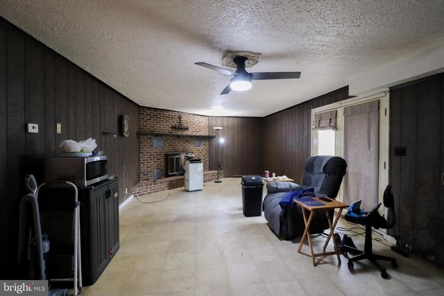 106 MALVERN DR, Manchester, PA 17345
