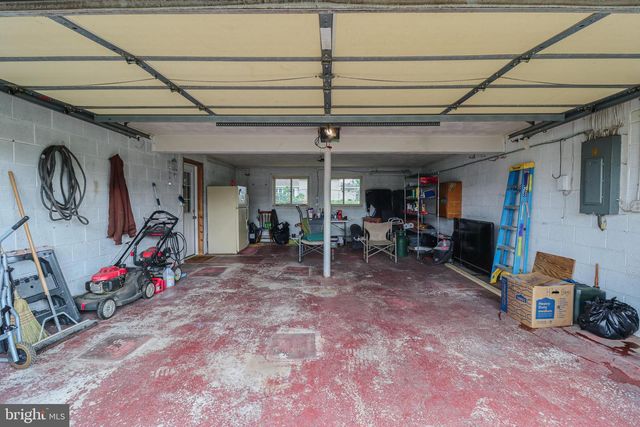 106 MALVERN DR, Manchester, PA 17345