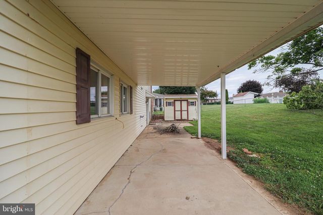 106 MALVERN DR, Manchester, PA 17345