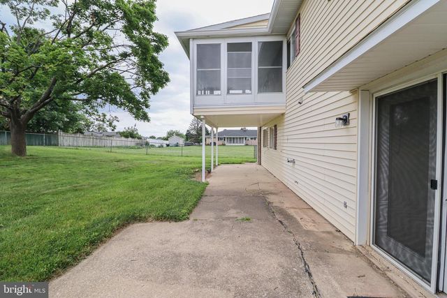 106 MALVERN DR, Manchester, PA 17345