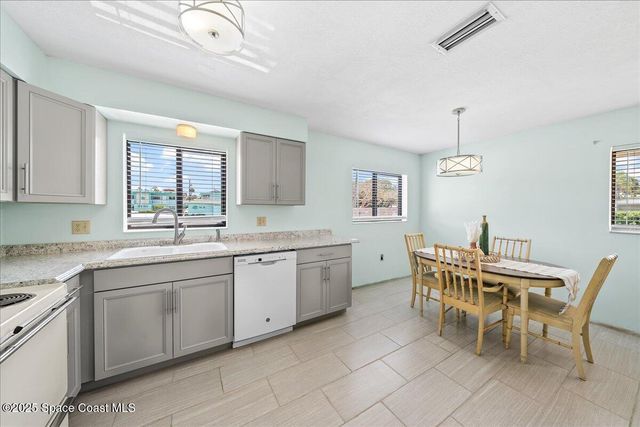 190 S Orlando Avenue, I, Cocoa Beach, FL 32931