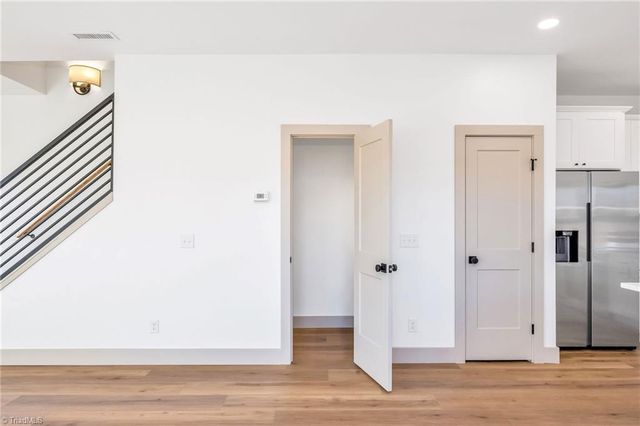 2119 24Th Street SE Lane, Hickory, NC 28602