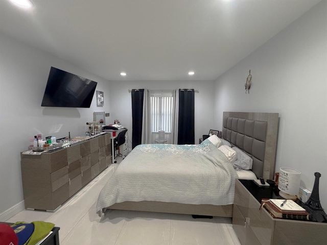 6575 W 27th Court 21-46, Hialeah, FL 33016