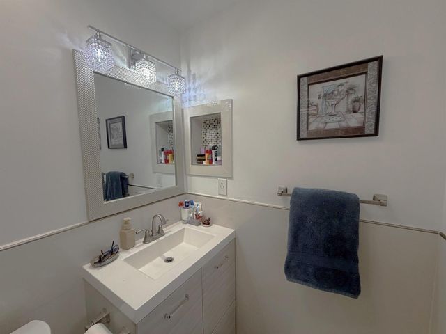 6575 W 27th Court 21-46, Hialeah, FL 33016