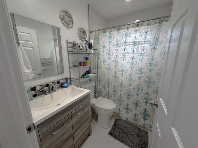 6575 W 27th Court 21-46, Hialeah, FL 33016