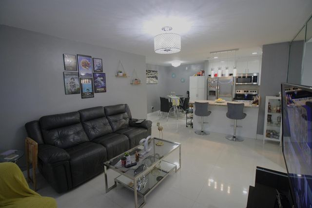6575 W 27th Court 21-46, Hialeah, FL 33016