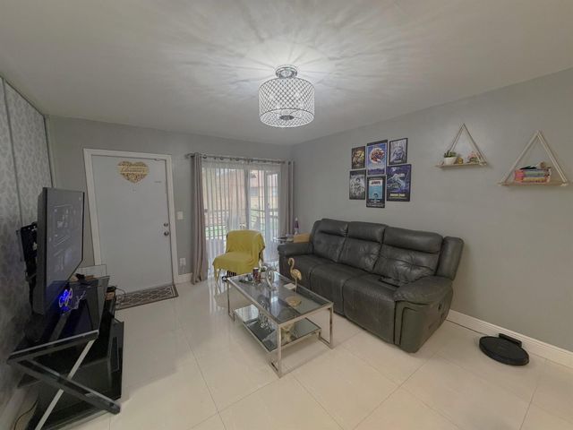 6575 W 27th Court 21-46, Hialeah, FL 33016