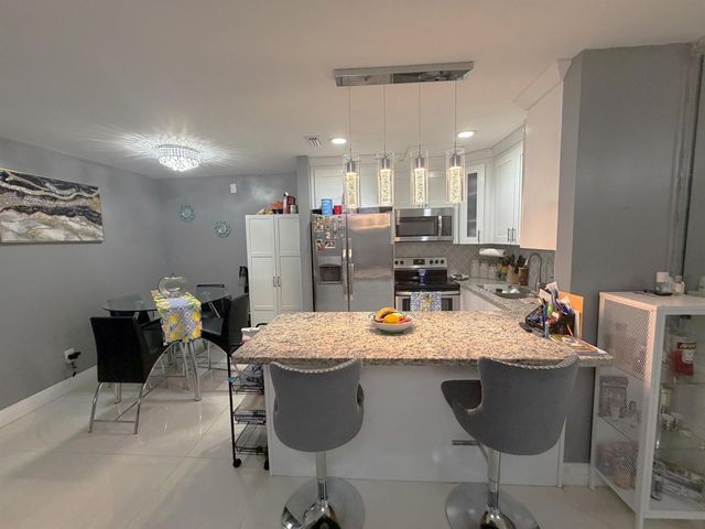 6575 W 27th Court 21-46, Hialeah, FL 33016
