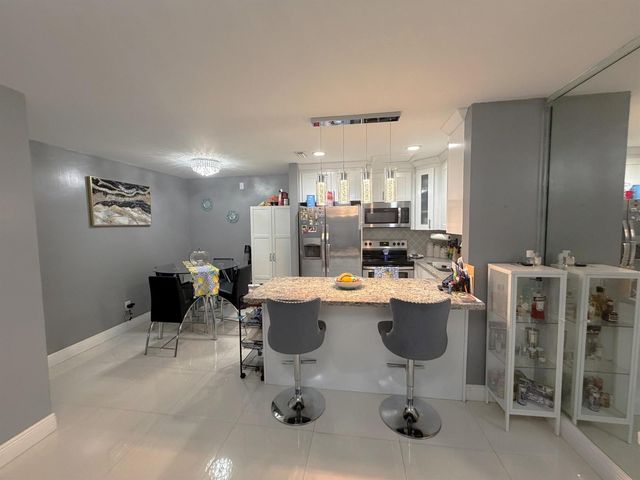 6575 W 27th Court 21-46, Hialeah, FL 33016