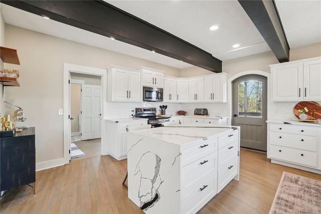 68 Raven Road, Landrum, SC 29356