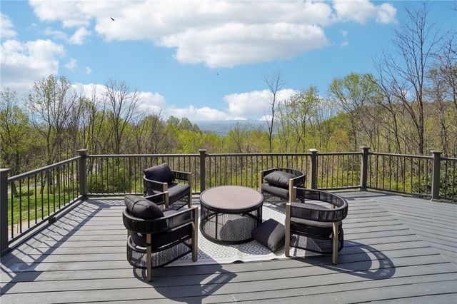 68 Raven Road, Landrum, SC 29356