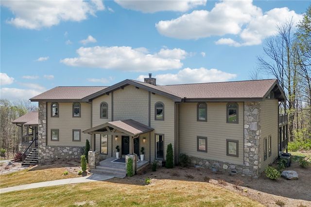 68 Raven Road, Landrum, SC 29356