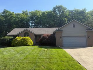 609 Piedmont Lane, Heath, OH 43056