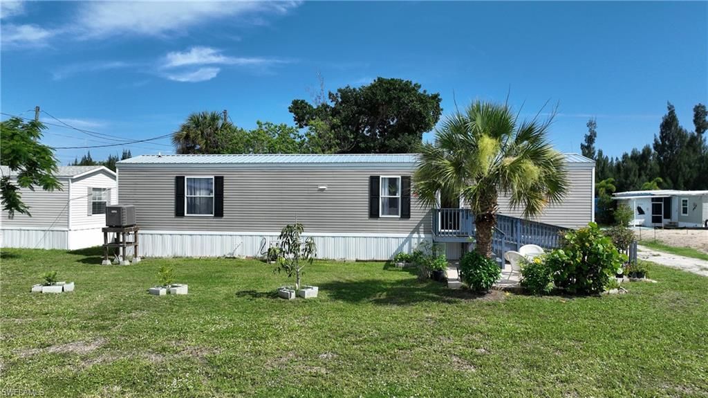 4976 Curlew DR, ST. JAMES CITY, FL 33956 — photo 2
