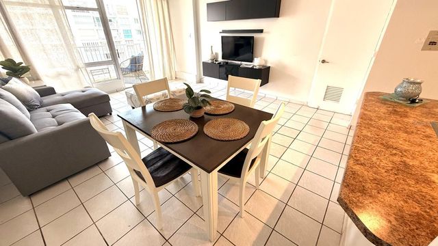 37 AVE. ISLA VERDE 1716, Carolina, PR 00979