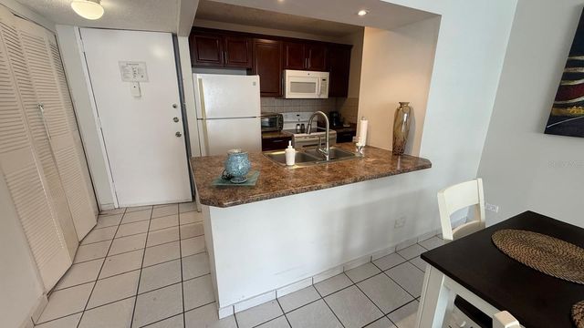 37 AVE. ISLA VERDE 1716, Carolina, PR 00979