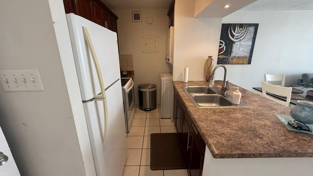 37 AVE. ISLA VERDE 1716, Carolina, PR 00979