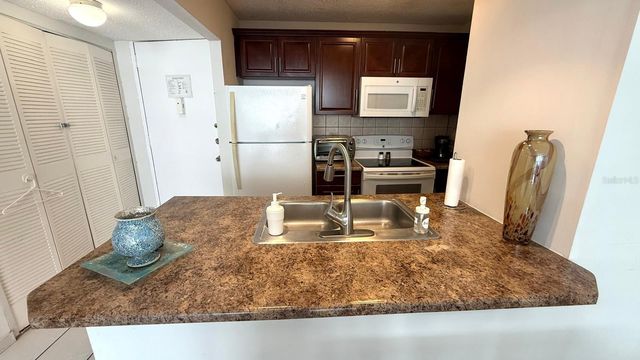 37 AVE. ISLA VERDE 1716, Carolina, PR 00979