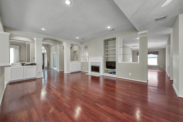 6307 Threeflower Lane, Houston, TX 77345