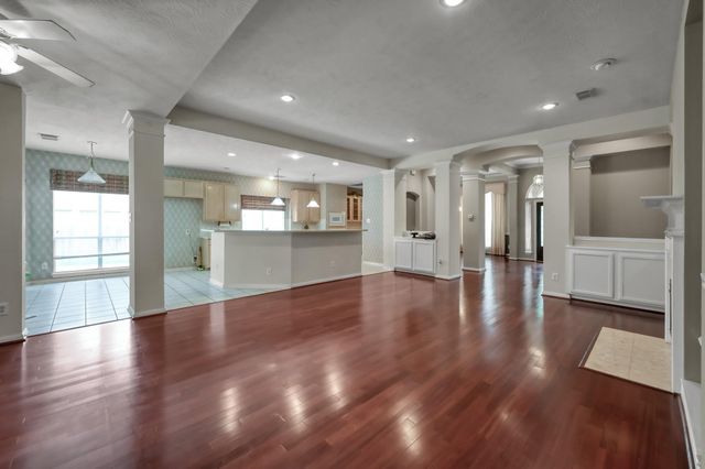 6307 Threeflower Lane, Houston, TX 77345