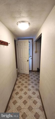 680 S PLEASANT AVE, Dallastown, PA 17313
