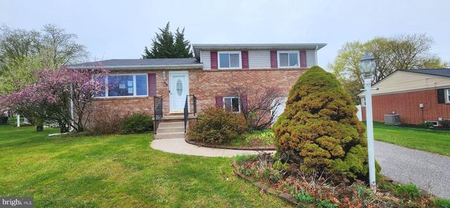 680 S PLEASANT AVE, Dallastown, PA 17313