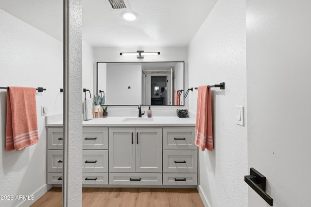 4444 E PARADISE VILLAGE Parkway N 135, Phoenix, AZ 85032