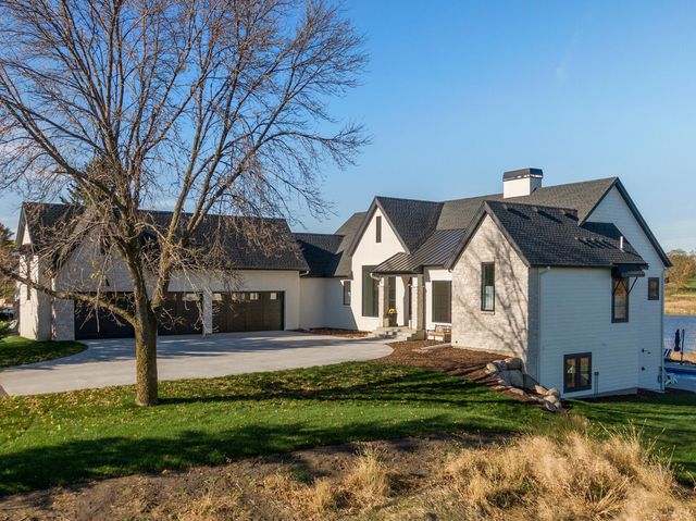 730 Lakeview Parkway, Mound, MN 55364