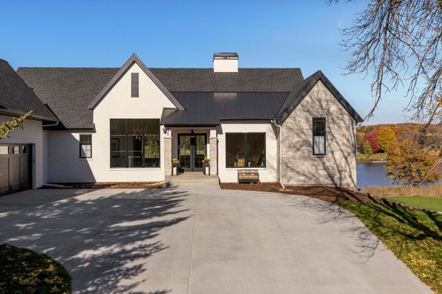 730 Lakeview Parkway, Mound, MN 55364