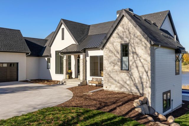 730 Lakeview Parkway, Mound, MN 55364
