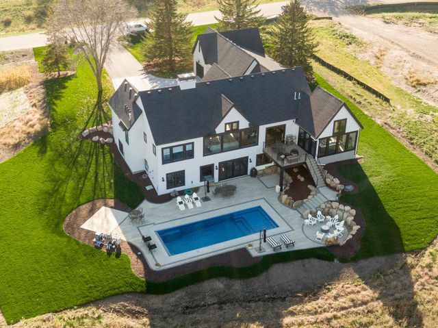 730 Lakeview Parkway, Mound, MN 55364