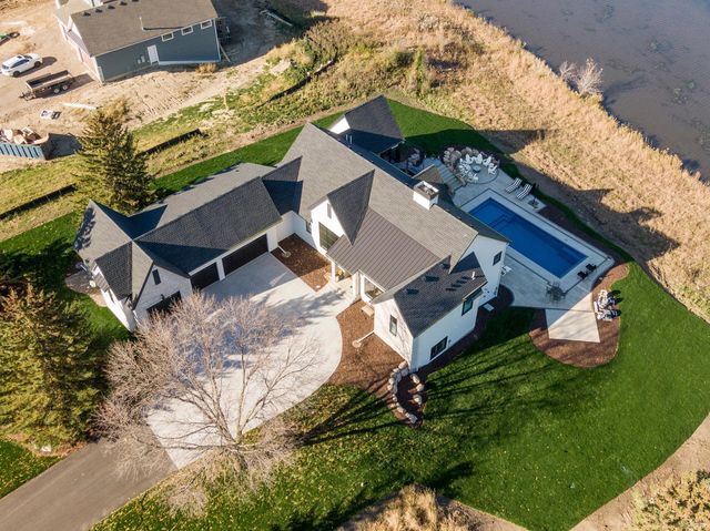 730 Lakeview Parkway, Mound, MN 55364