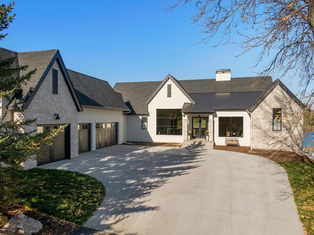 730 Lakeview Parkway, Mound, MN 55364