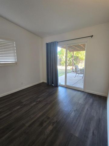 2469 Fernandez Dr, Sacramento, CA 95822