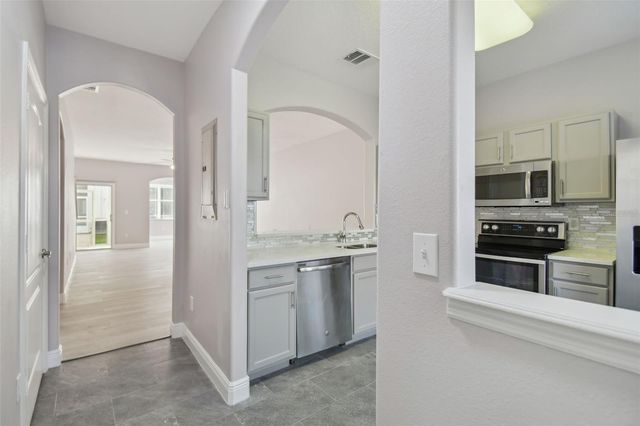 3430 HIGH HAMPTON CIRCLE, Tampa, FL 33610