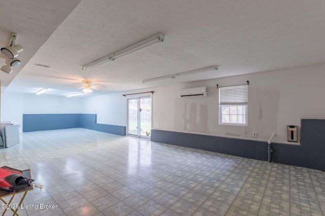 16208 Pamela Jo Ave, Louisville, KY 40245