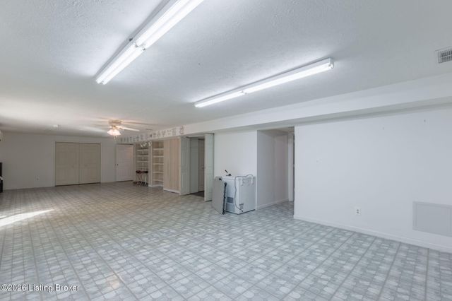 16208 Pamela Jo Ave, Louisville, KY 40245