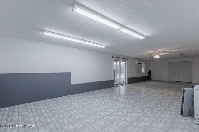 16208 Pamela Jo Ave, Louisville, KY 40245